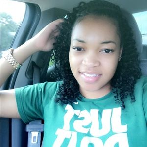 Meet your Posher, Kayla